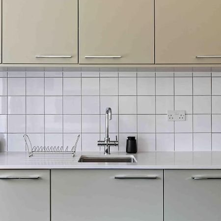 Modern 3 Bed Apartment In Tottenham London Exterior photo