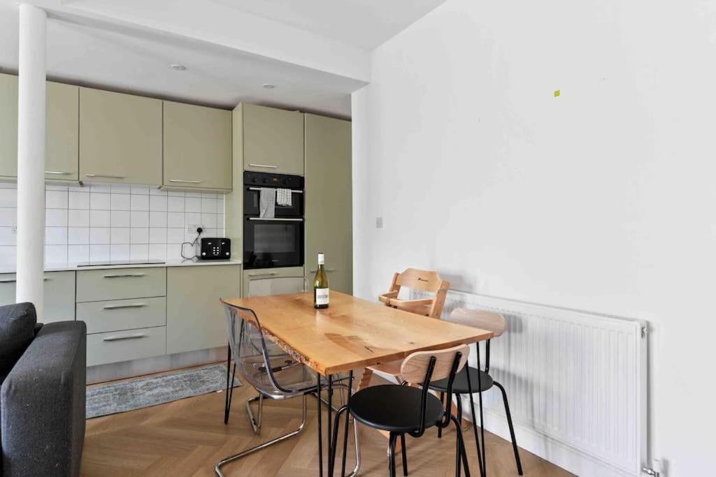 Modern 3 Bed Apartment In Tottenham London Exterior photo